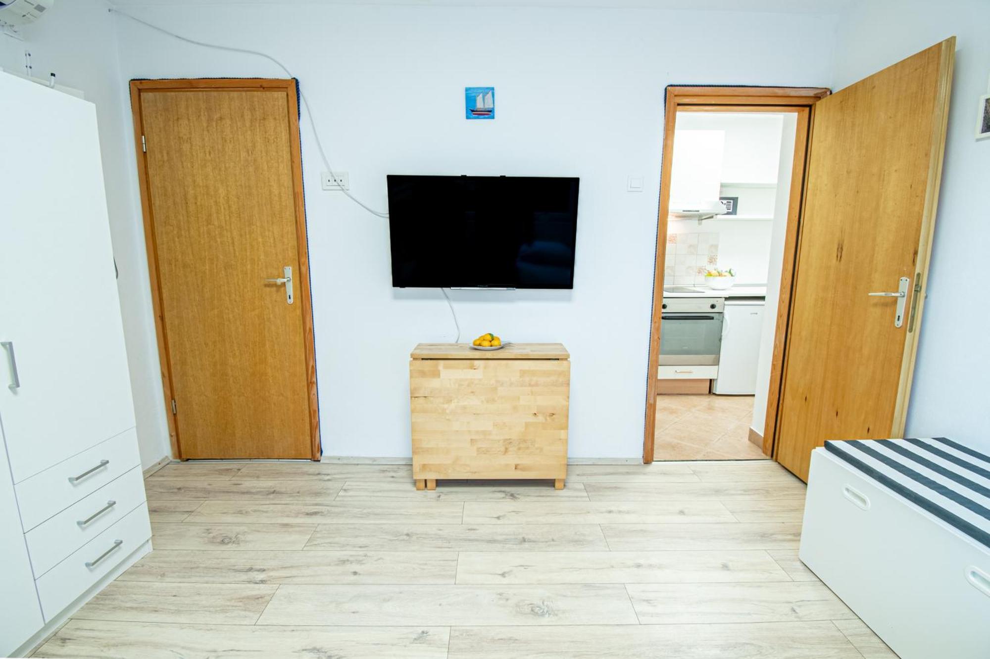 Umag Center Apartment Parking By Rentistra المظهر الخارجي الصورة